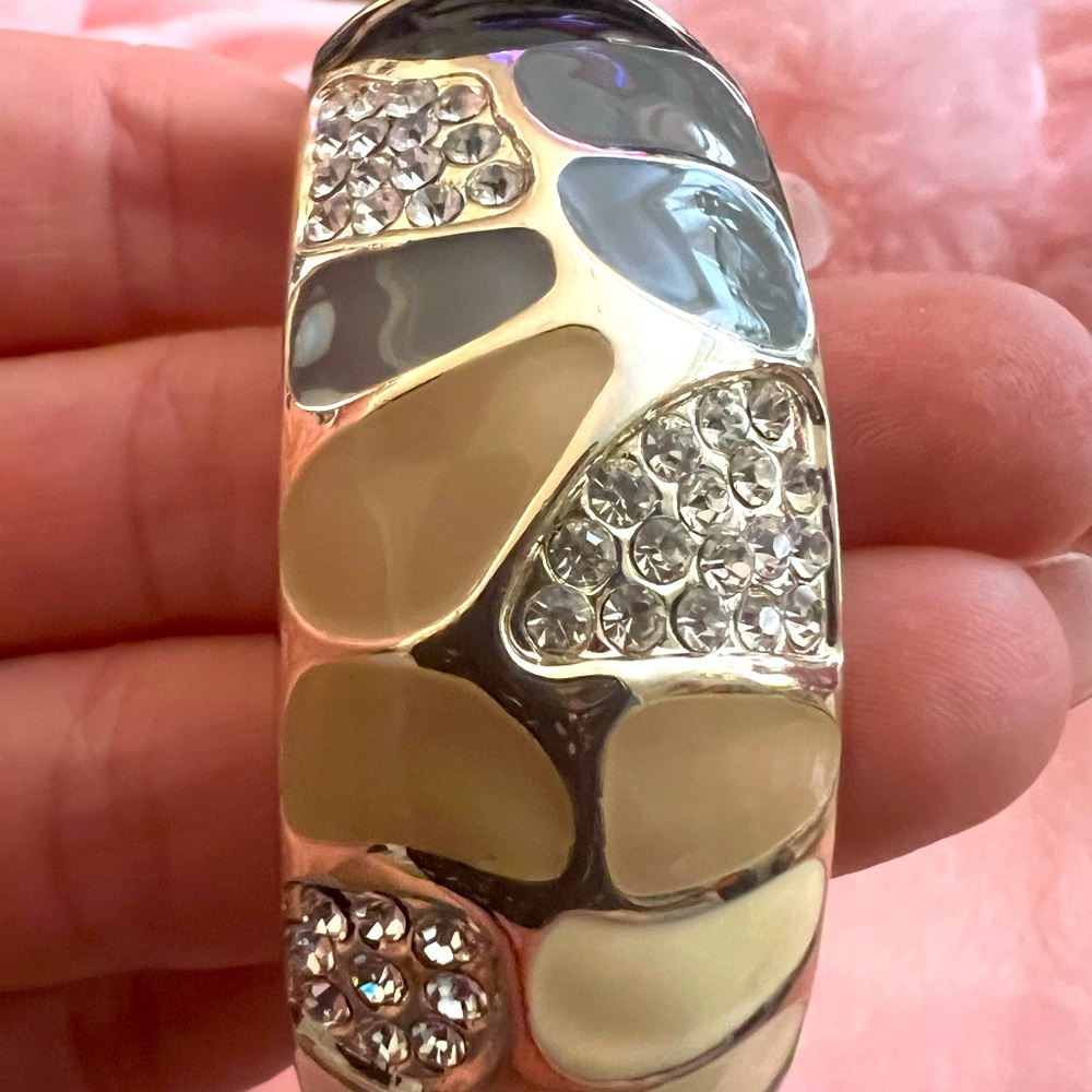 Gold Tone Geometric Shapes Bracelet w/ Rhinestones Black, Grey, & Cream Design - Picture 3 of 5
